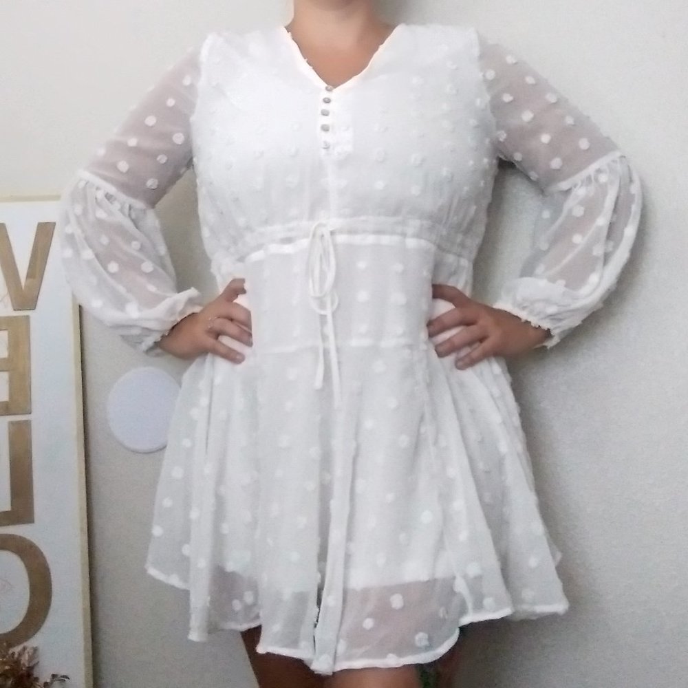 Entro Swiss Dot BOHO Dress White V Neck Button Front Tie LanternSLV Lining Layer